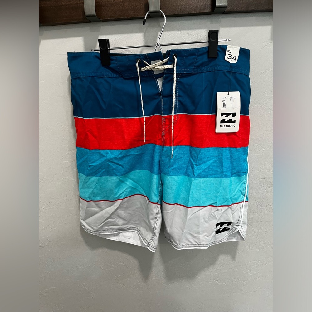 NWT - men’s billabong surf shorts - size 34